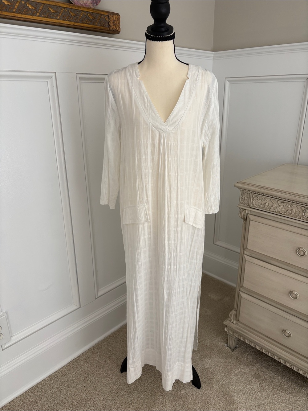 Pomander Place White Lightweight Textured V-Neck Maxi Dress